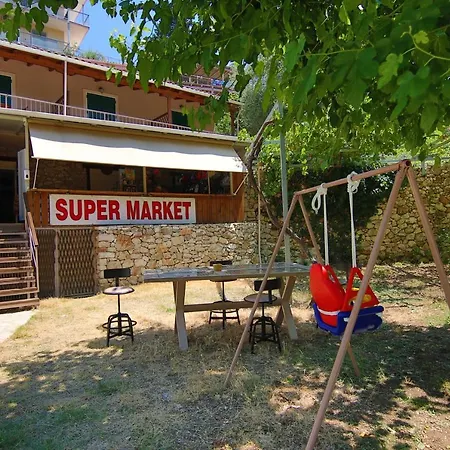 Poros شقة فندقية