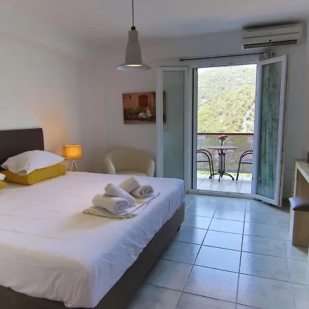Poros Beach Hotel apartamentowy 2*
