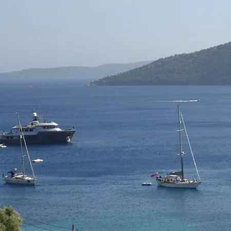 Poros Beach 2*