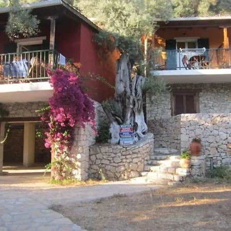 Apartmanhotel Poros 2*