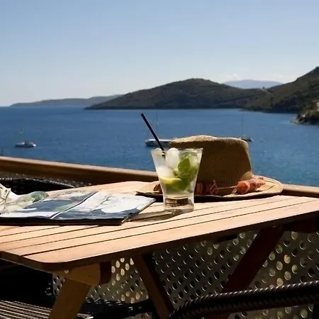 Apartmanhotel Poros 2*