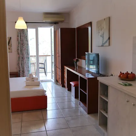 Poros Apartmanhotel 2*