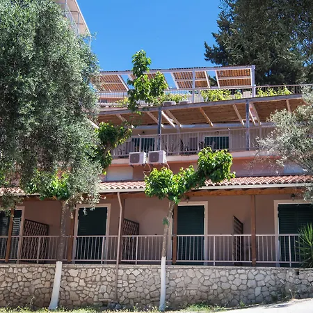 Apartmanhotel Poros
