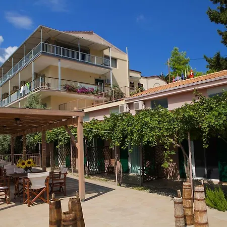 Hotel apartamentowy Poros Beach Poros (Lefkada)